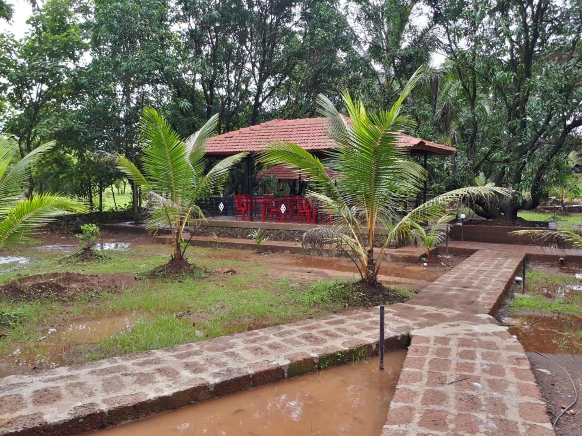 Red Roof Farmhouse Βίλα Chiplūn Εξωτερικό φωτογραφία